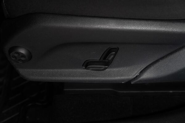 Mercedes-Benz GLC
220 – Image 29