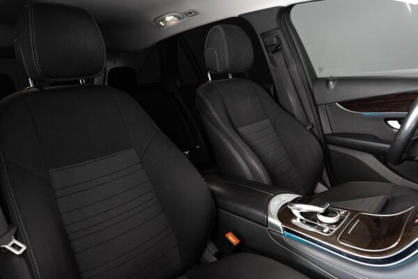 Mercedes-Benz GLC
220 – Image 10