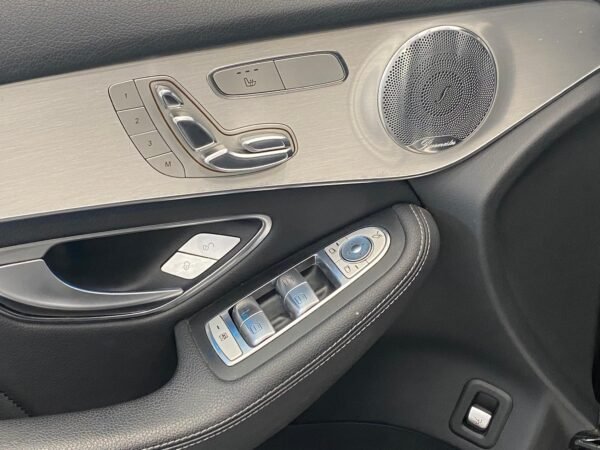 MERCEDES-BENZ GLC COUPE
250 d – Image 11