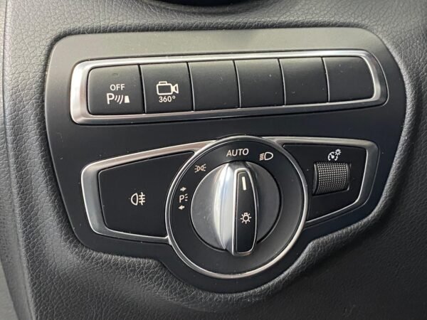 MERCEDES-BENZ GLC COUPE
250 d – Image 8