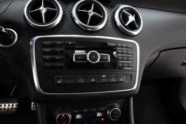 Mercedes-Benz Classe A
200 156HK – Image 16
