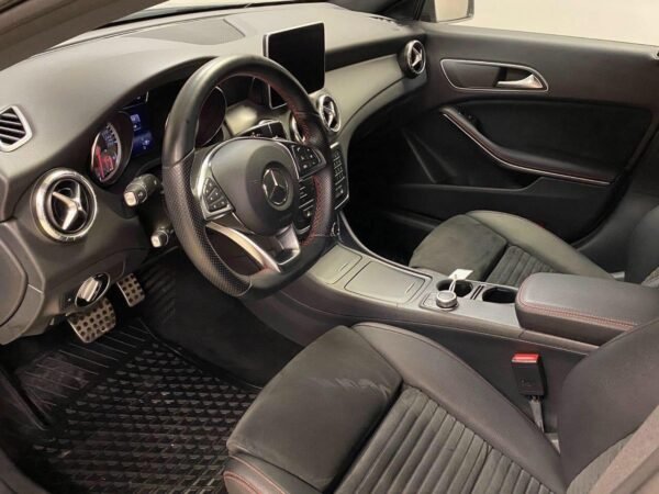 Mercedes-Benz CLA
1.6 – Image 9