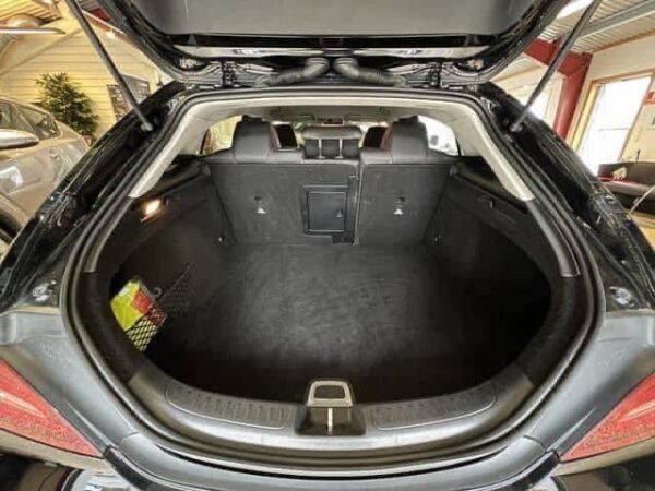 Mercedes-Benz CLA 180 – Image 9