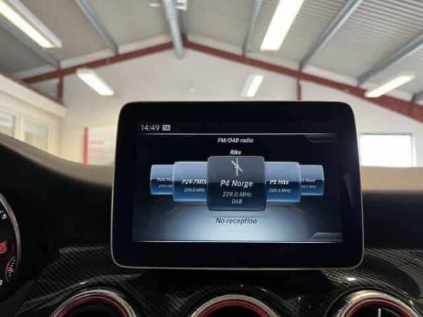 Mercedes-Benz CLA 180 – Image 17