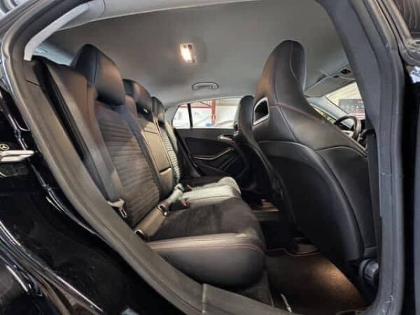 Mercedes-Benz CLA 180 – Image 29