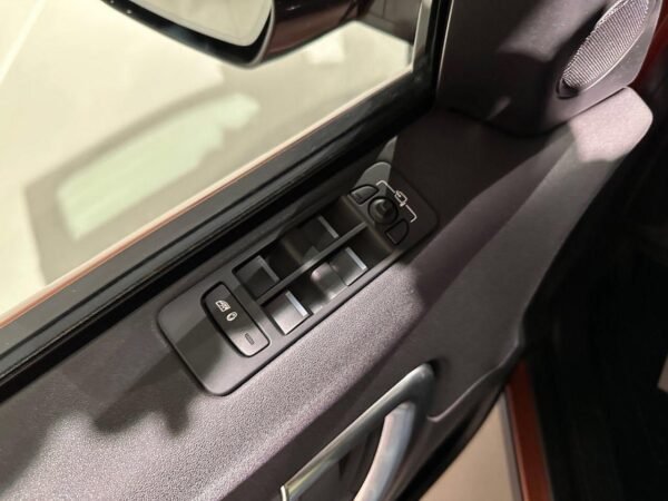 Land Range Rover Discovery – Image 12