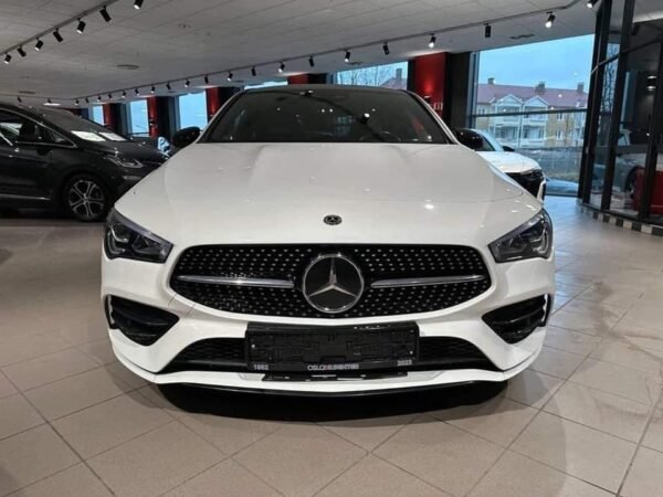 Mercedes-Benz CLA
180