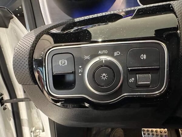 Mercedes-Benz CLA
180 – Image 22