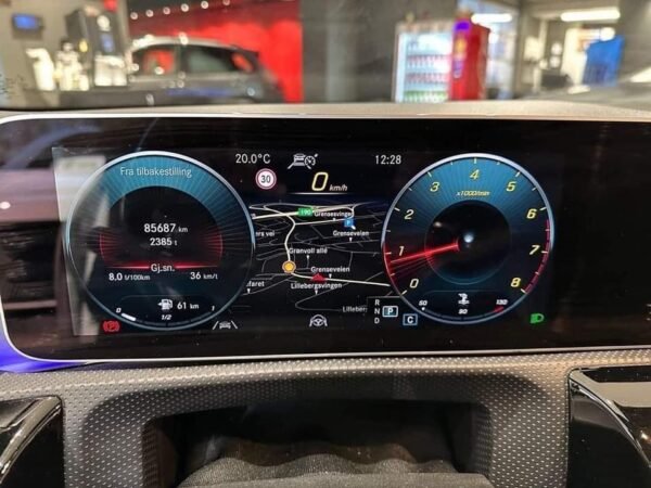 Mercedes-Benz CLA
180 – Image 27