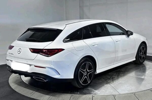 Mercedes-Benz CLA
Shooting Brake 250e – Image 4