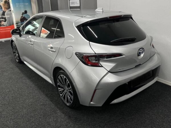 Toyota Corolla – Image 4