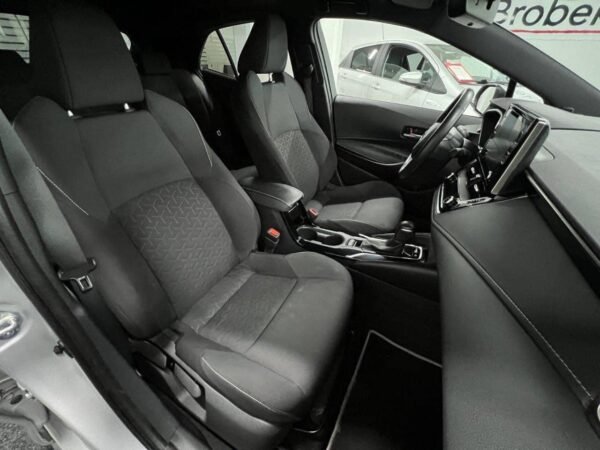 Toyota Corolla – Image 10