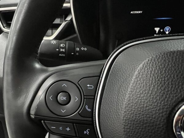 Toyota Corolla – Image 11