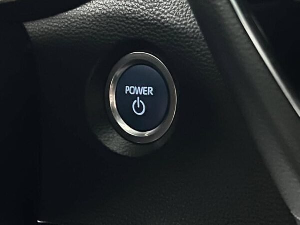 Toyota Corolla – Image 13