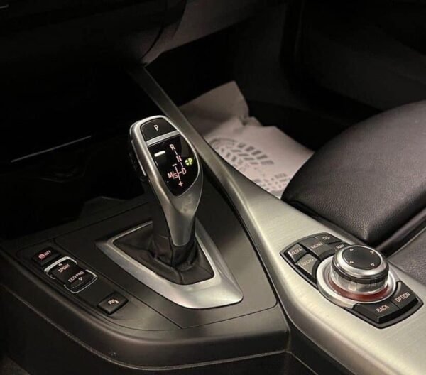 BMW SERIE 1 – Image 8