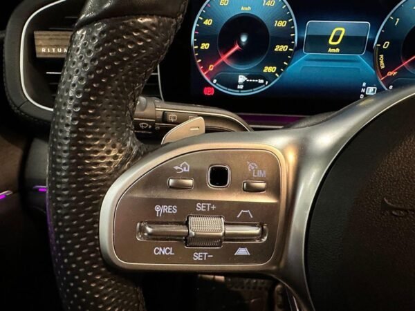 Mercedes-Benz GLE – Image 44